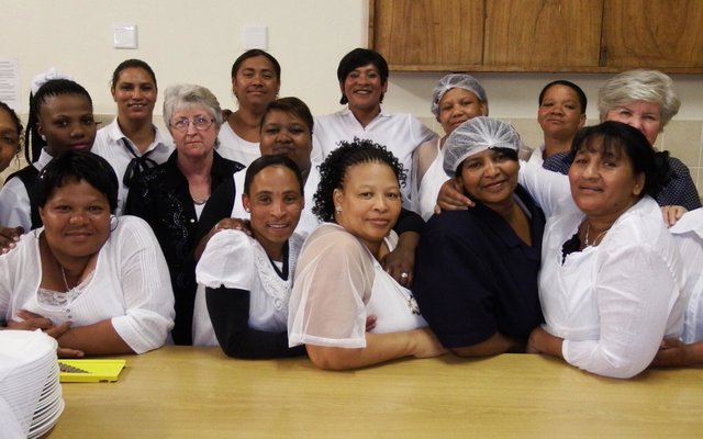 Die flukse kombuisspan, met Marlene van Rooyen middel, 3de van links